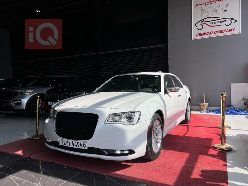 کرایسلەر 300